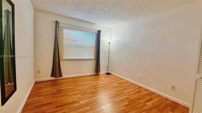 Building Photo - 6969 SW 36th Dr