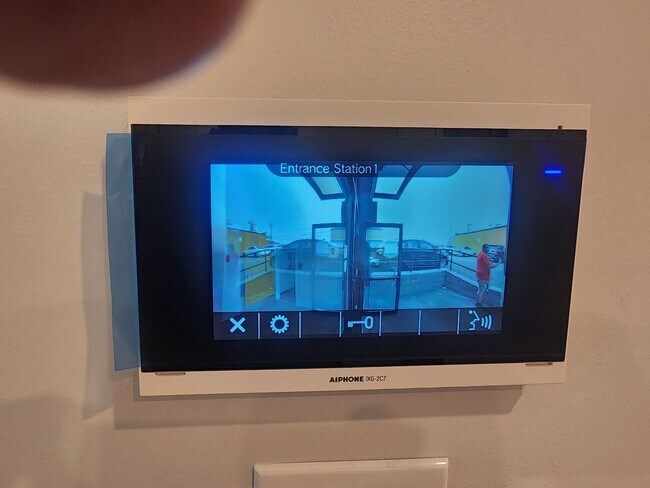 Building Photo - 2 BLOCKS FROM BEACHMONT TRAIN STATION CALL FOR COST DETAILS