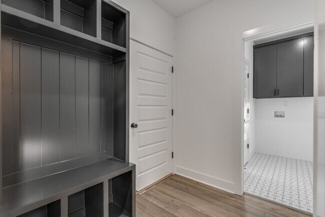 Building Photo - Brand New Bella Vista Beauty!