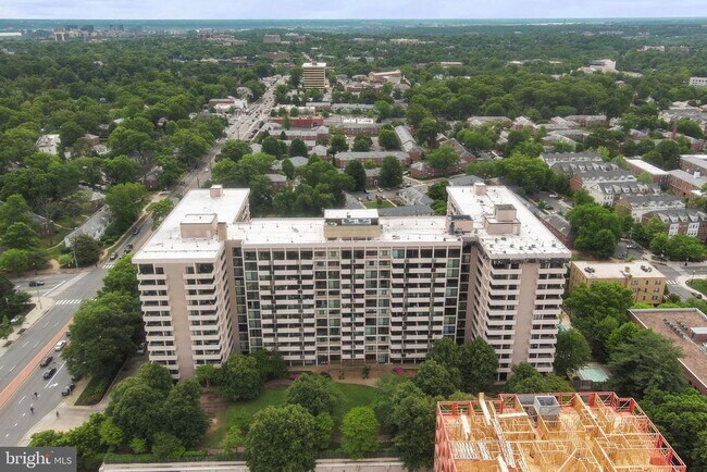 Building Photo - 4141 Henderson Rd