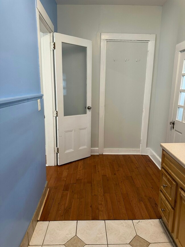 Building Photo - 624 Jefferson Ave