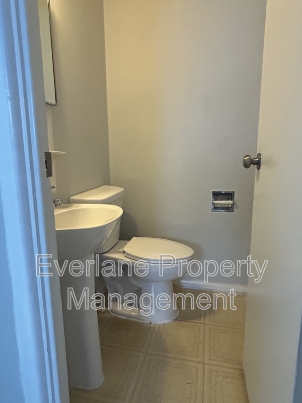 Building Photo - 6713 E 52nd St.