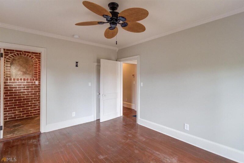 Building Photo - 55 W Shadburn Ave