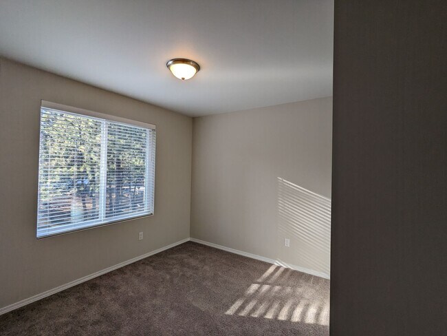 Building Photo - Nearly new 2 bedroom 1 bath detached ADU with a double-car garage and a private fenced backyard