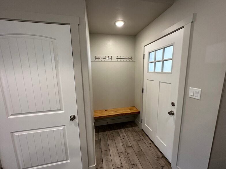 Building Photo - 187 Courthouse Way