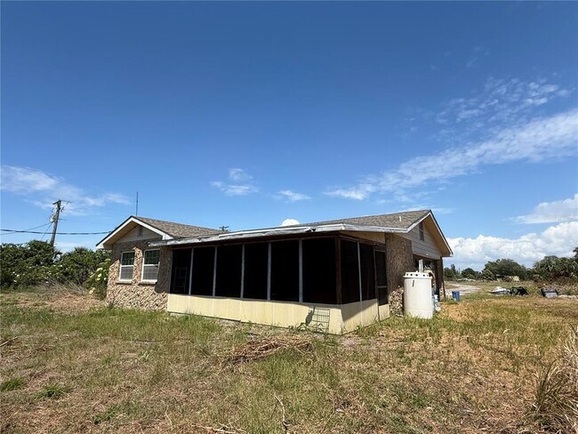Building Photo - 2122 Gulf City Rd