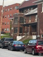 Building Photo - Forest Avenue