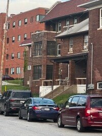 Building Photo - Forest Avenue