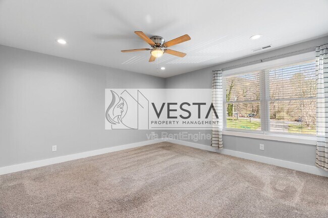Building Photo - 113 Stone Dr