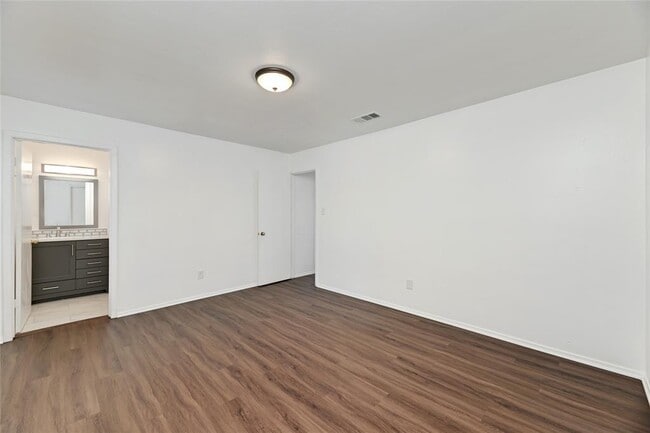Building Photo - 1709 Wild Basin Ledge