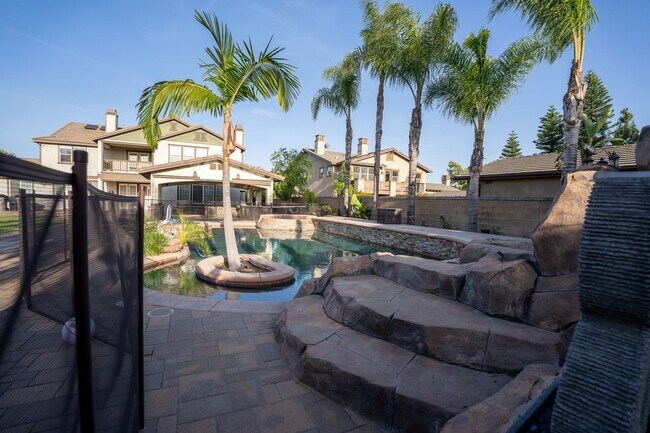 Building Photo - Exceptional estate Located In the highly desirable College Park Community.