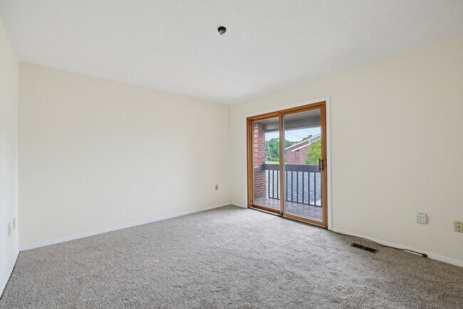 Building Photo - 52 Rosewood Dr