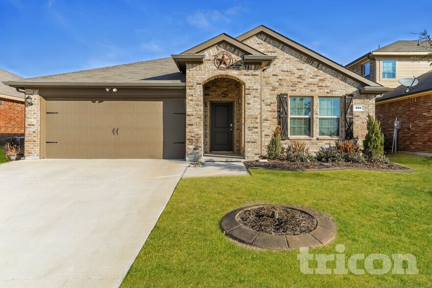 Primary Photo - 881 Darst Dr