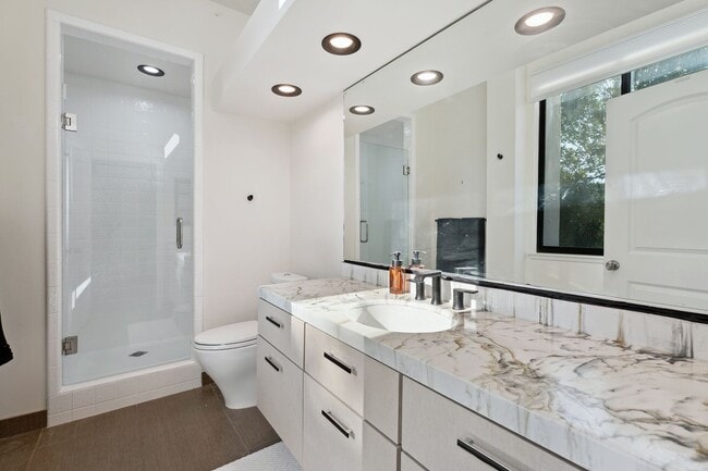 Building Photo - 4372 Park Vicente