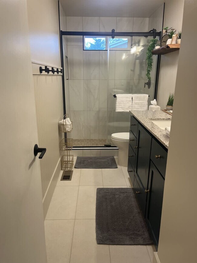 Building Photo - 3413 W Sunset Ave