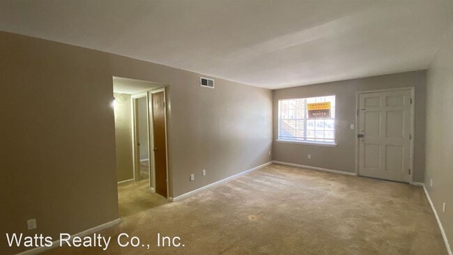 Building Photo - 8909 Parkway E