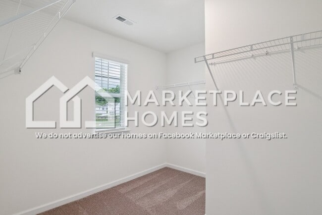 Building Photo - 2069 Southwood Cir