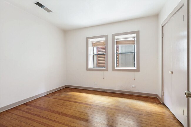 Building Photo - BEAUTIFUL 4-BEDROOM HOME IN ALAMO HEIGHTS