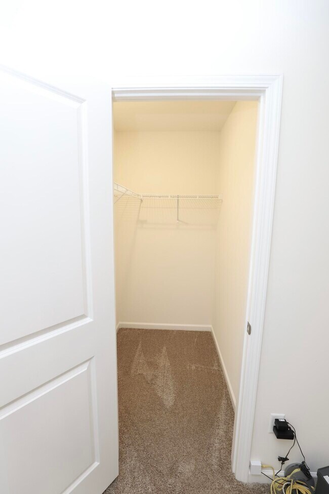 Building Photo - 1718 Canopy Dr