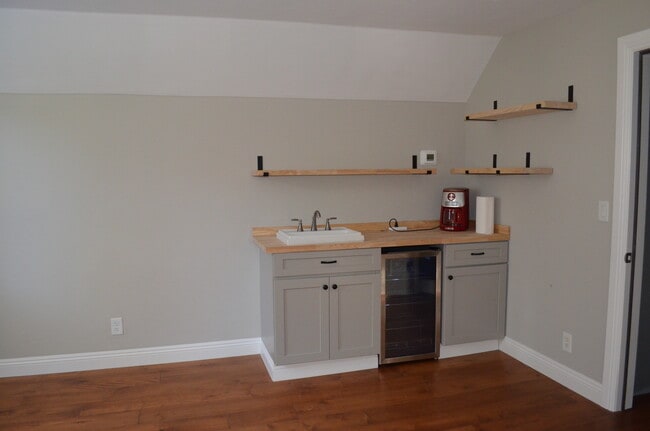 Building Photo - 2111 Deer Valley Rd