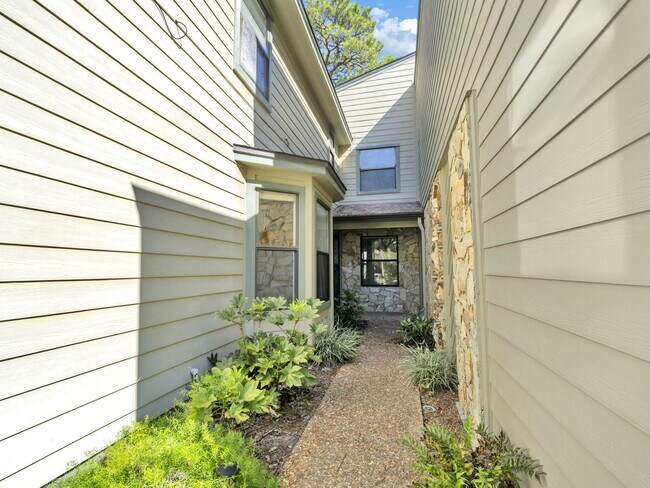 Building Photo - 258 Kidd St