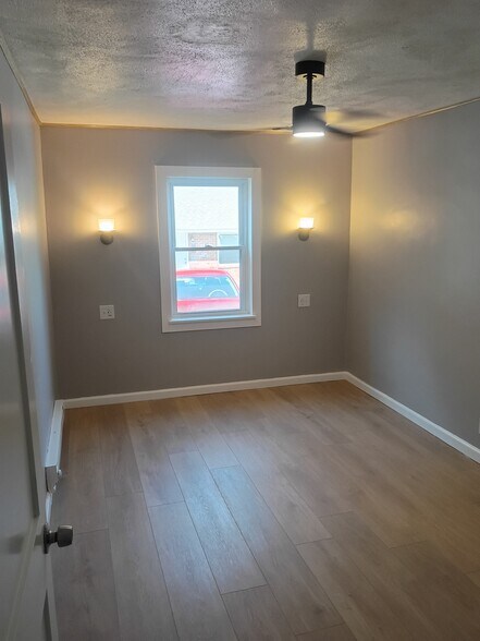 Building Photo - 1606 N Patterson Ave