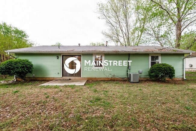Building Photo - 3 Bedroom Pet-Friendly Home in Jonesboro, GA with Main Street Renewal