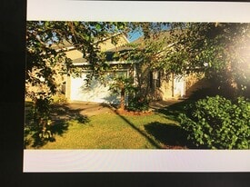 Building Photo - 1769 Marina Dr