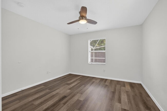 Building Photo - 5058 Canal Cir E