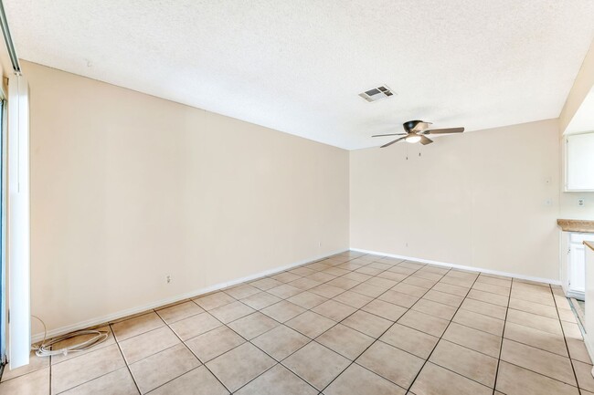 Building Photo - Spacious One-Bedroom Condo for Rent!