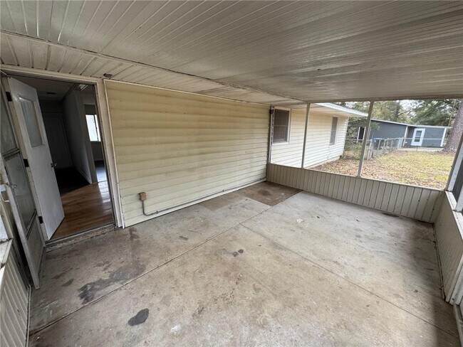 Building Photo - 4734 Clarendon Dr