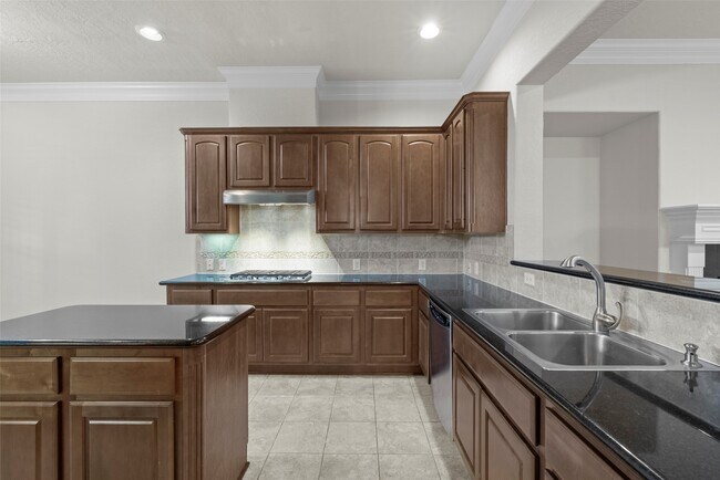 Building Photo - 2919 Royal Oaks Grove
