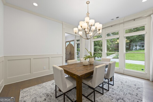 Building Photo - 1742 Helen Dr NE