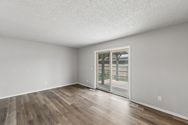 Building Photo - newly renovated 3 bed in Moore