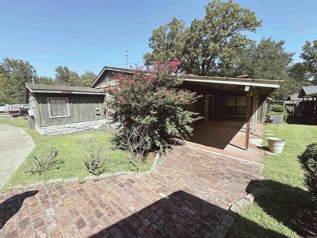 Building Photo - 22767 US-67