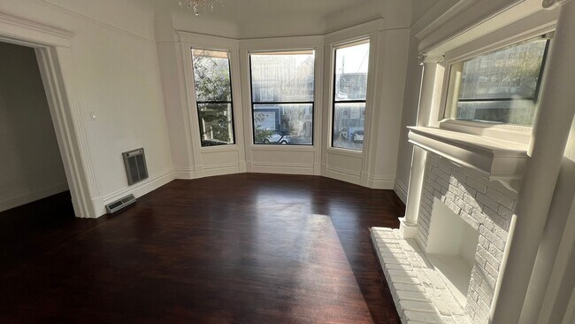 Building Photo - 1420-1424 9th Ave