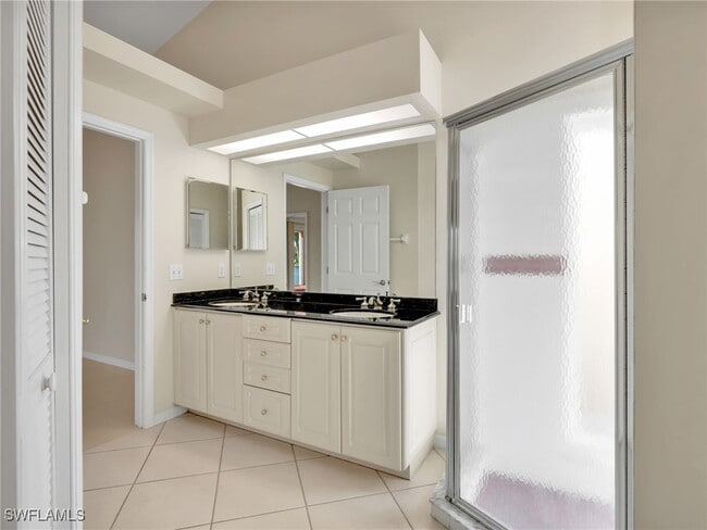 Building Photo - 3563 Kent Dr