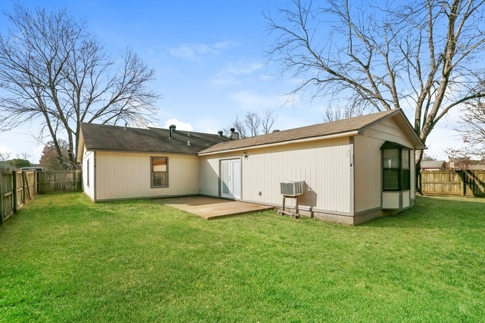 Building Photo - 511 Sanders Ln