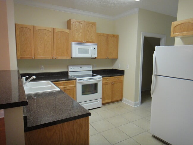Building Photo - 3260 Mill Creek Rd