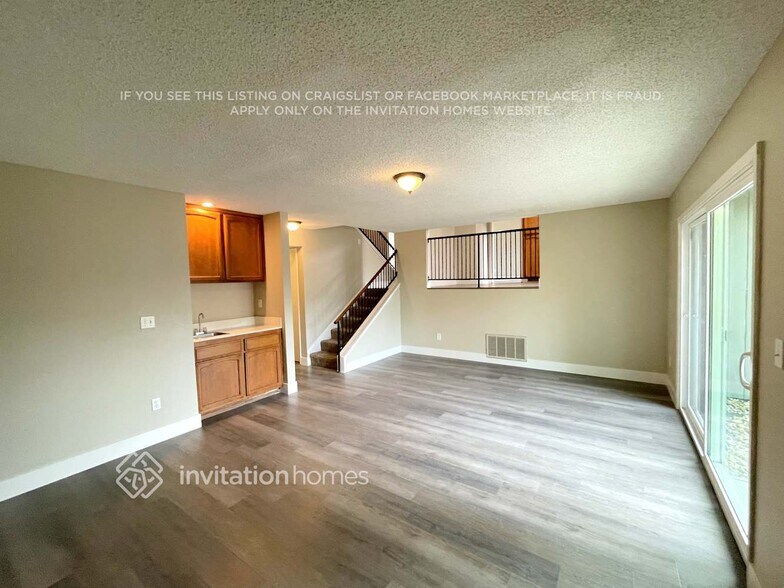 Building Photo - 5927 Moon Rock Way