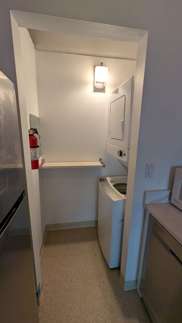 Building Photo - 2020 Grant Ave S