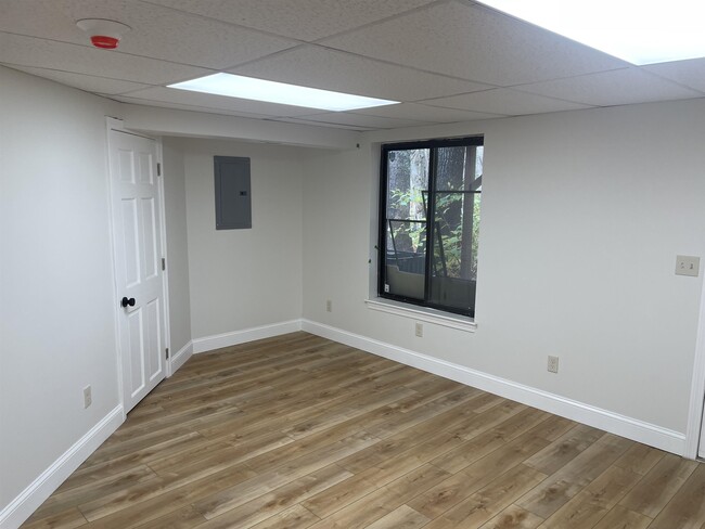 Building Photo - 64 Dunvegan Wds Dr