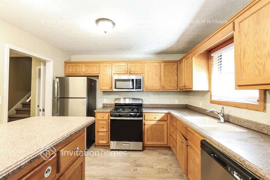 Building Photo - 215 Merrydale Dr