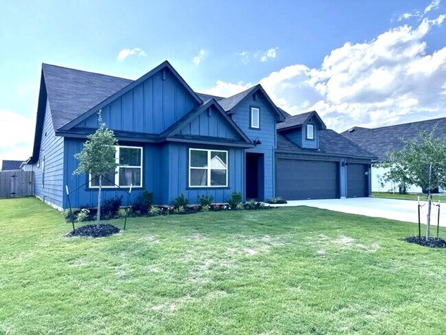 Building Photo - Luxurious 4 BR / 2 BA with THREE-CAR GARAGE - 2314 SF - Harmony Hills, Fredericksburg!