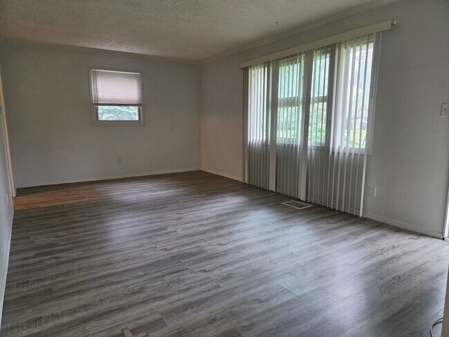 Building Photo - 946 S Hampton Rd