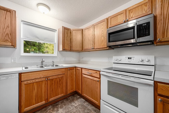 Building Photo - 1329 Paradise Dr