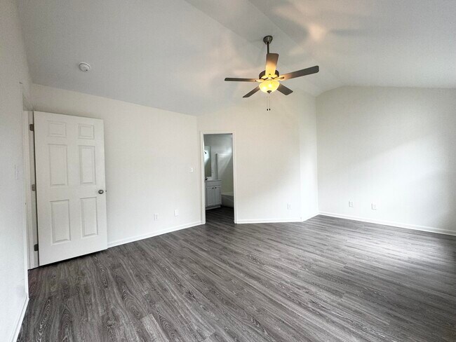 Building Photo - 409 Ella Rae Ln