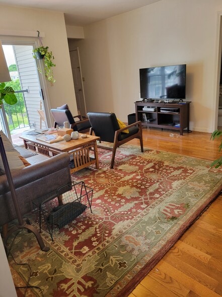 Primary Photo - 9 Morgan Pl