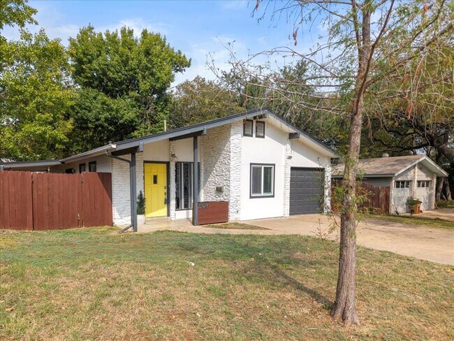 Building Photo - 5108 Emerald Forest Dr