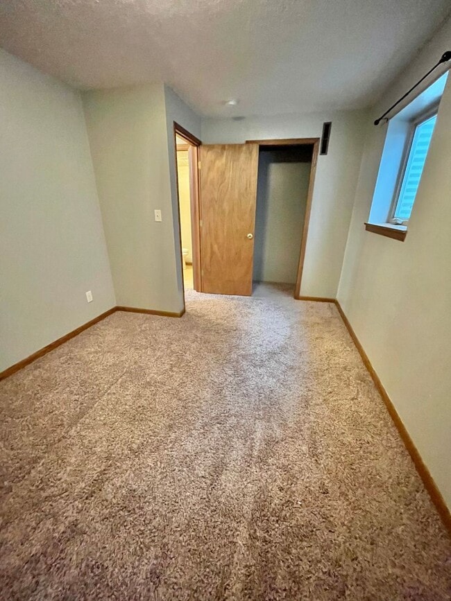 Building Photo - Updated 4 Bed/2 Bath East Side Ranch Home for Rent!!